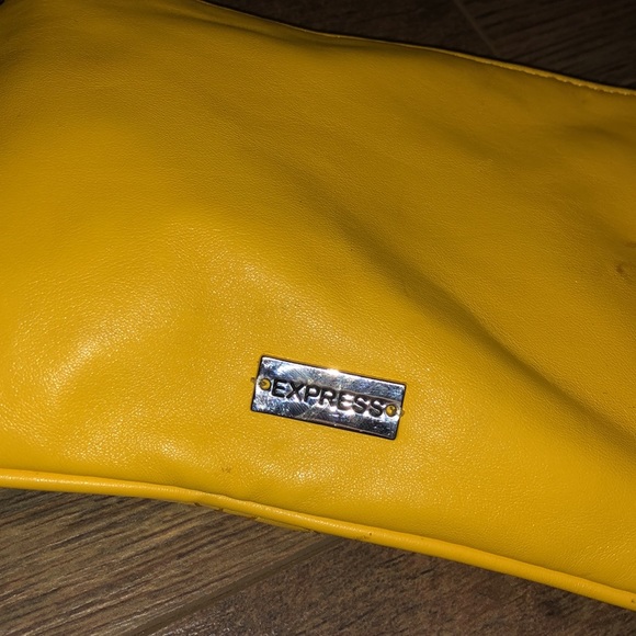 Express wristlet - Picture 3 of 4